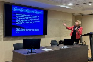 La secretaria del CEA, Nuria Terribas, ha hecho una exposición sobre el concepto y la evolución de la Bioética